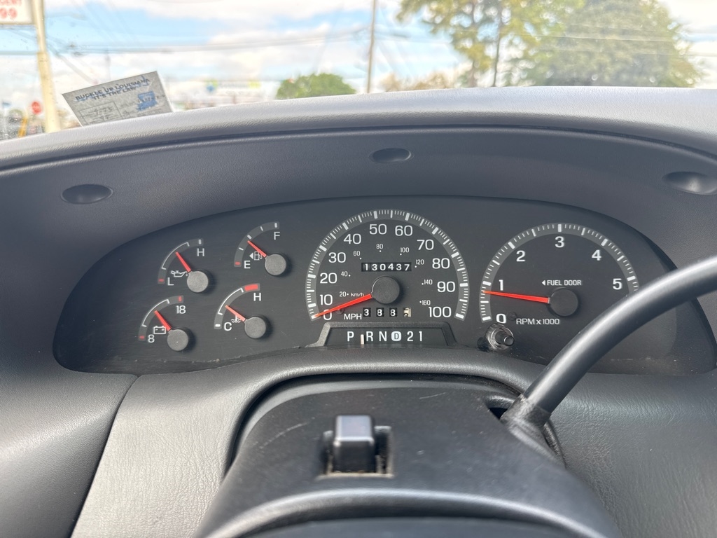 Ford F-150 4WD Reg Cab 126" XLT 1998