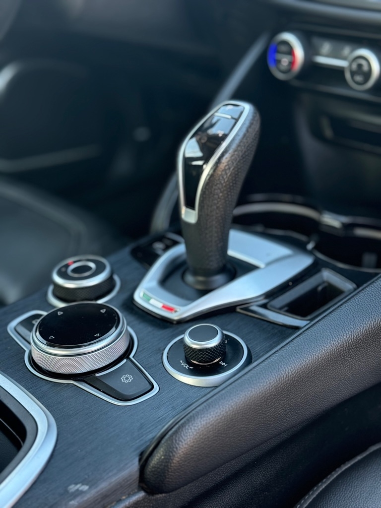 Alfa Romeo Giulia Sprint 2021