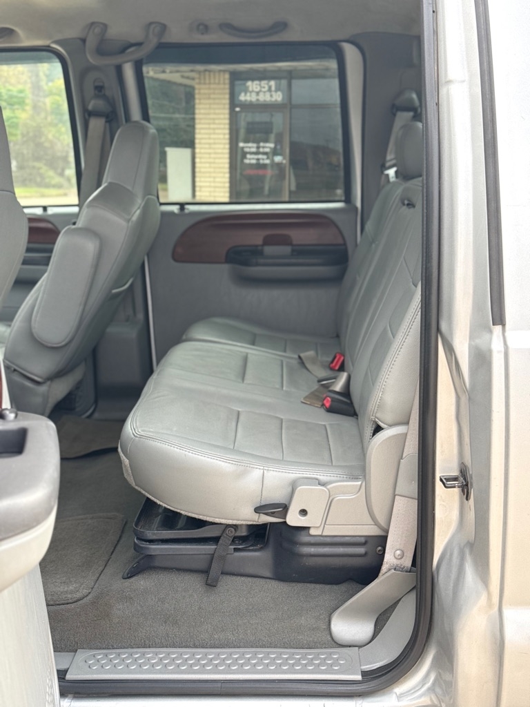 Ford F-250 SD XL Crew Cab 2WD 2005