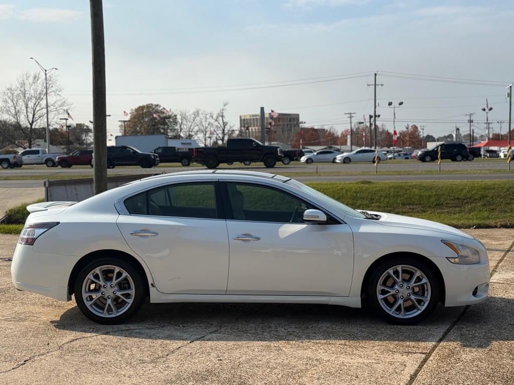Nissan Maxima S 2014