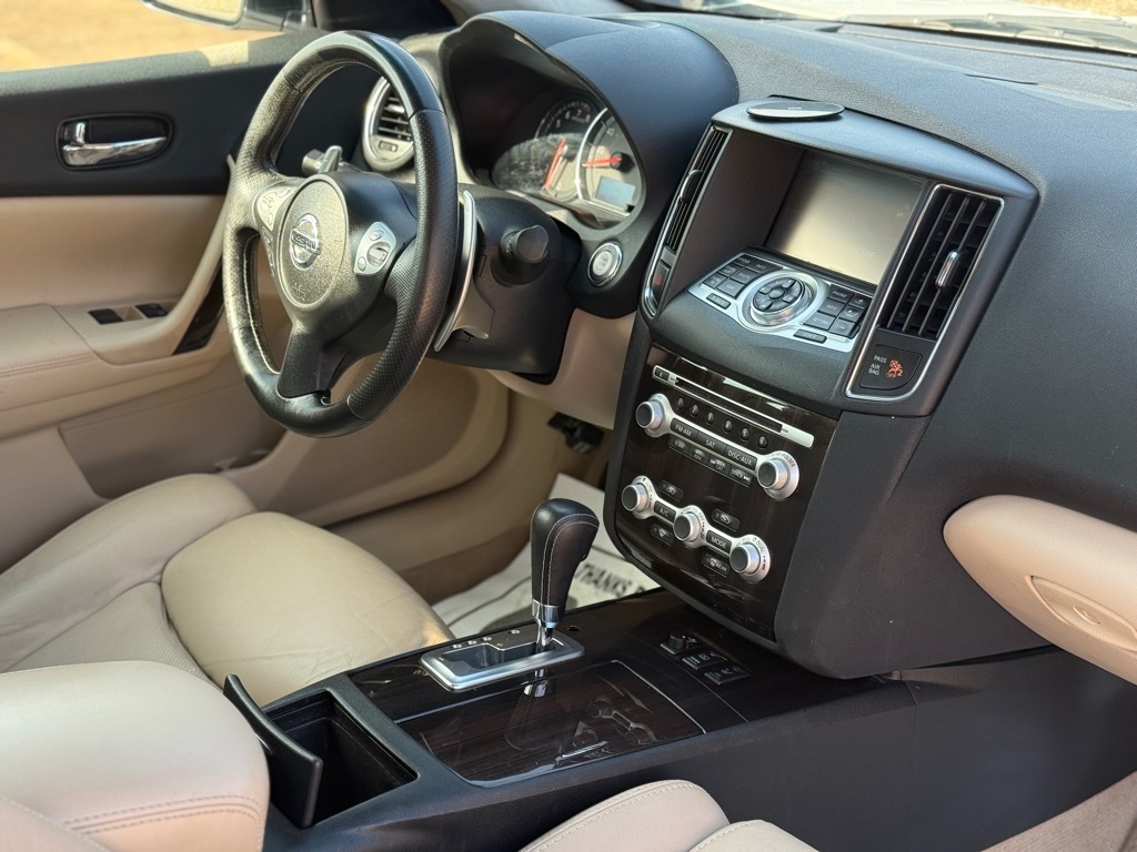 Nissan Maxima S 2014