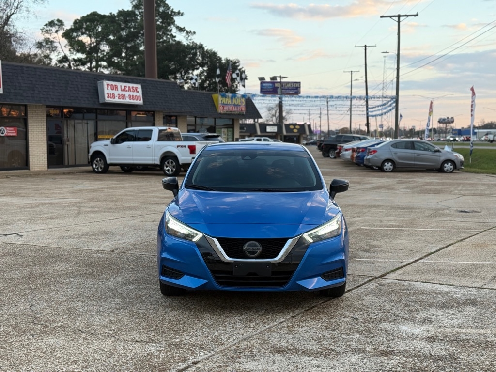 Nissan Versa SR 2021