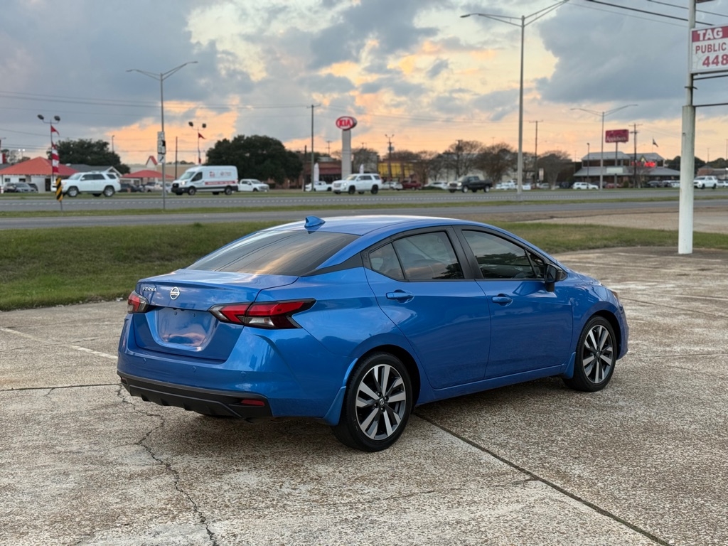 Nissan Versa SR 2021