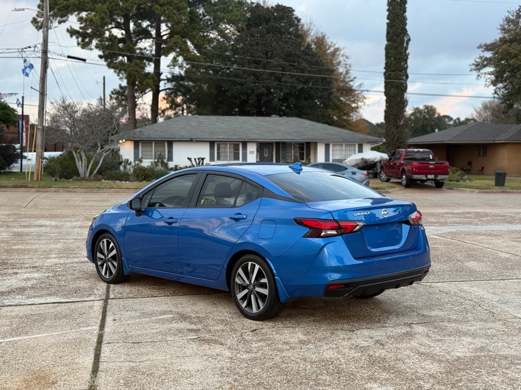 Nissan Versa SR 2021