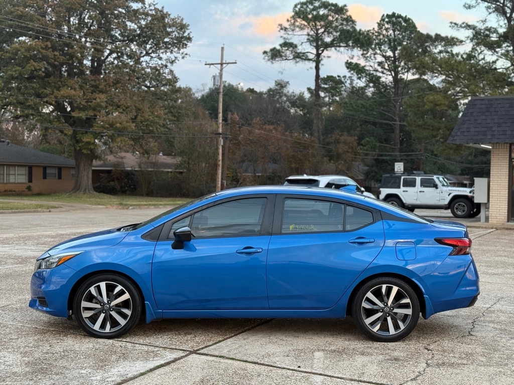 Nissan Versa SR 2021