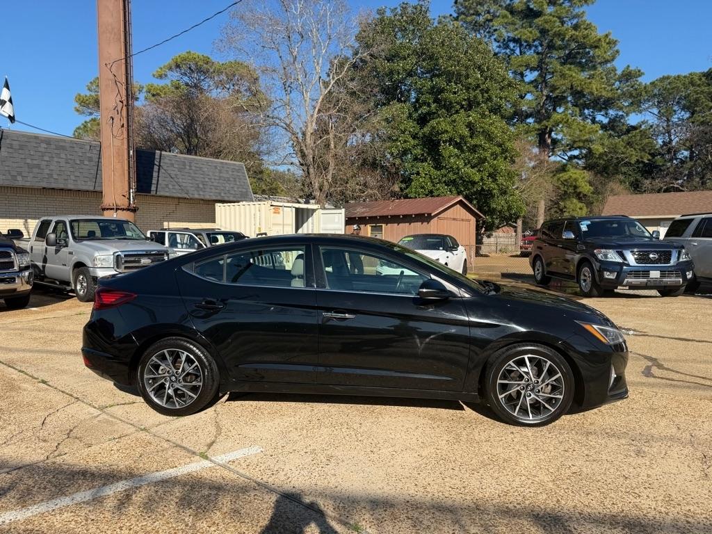 Hyundai Elantra Limited 2019