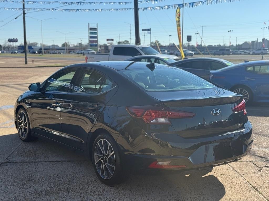 Hyundai Elantra Limited 2019