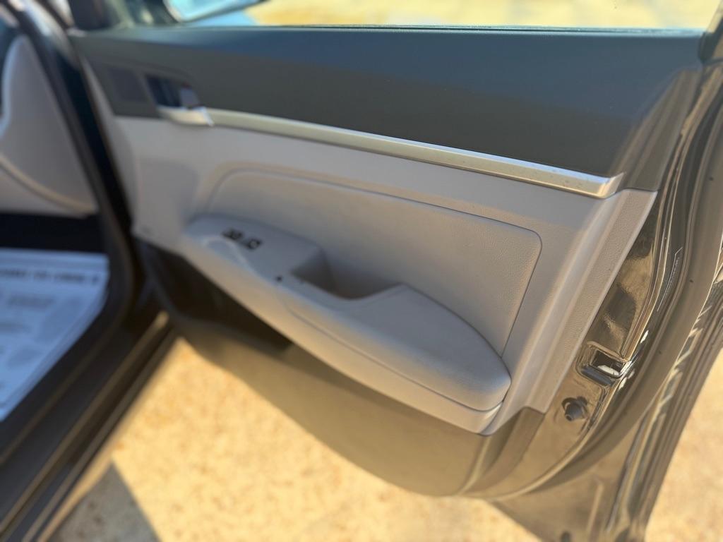 Hyundai Elantra Limited 2019