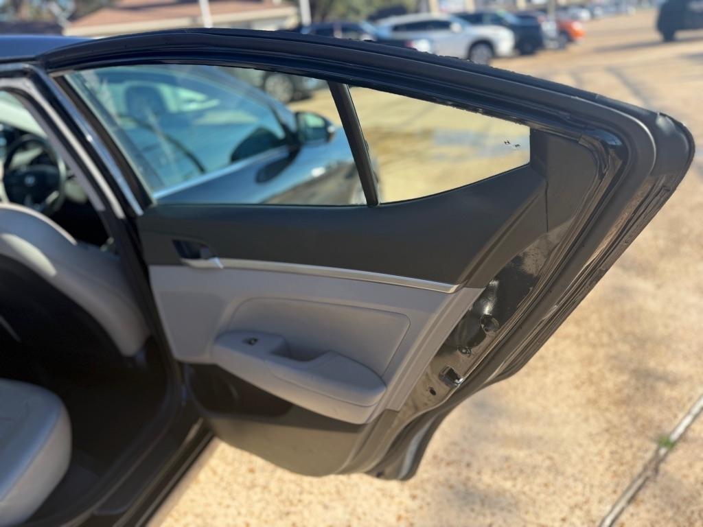 Hyundai Elantra Limited 2019