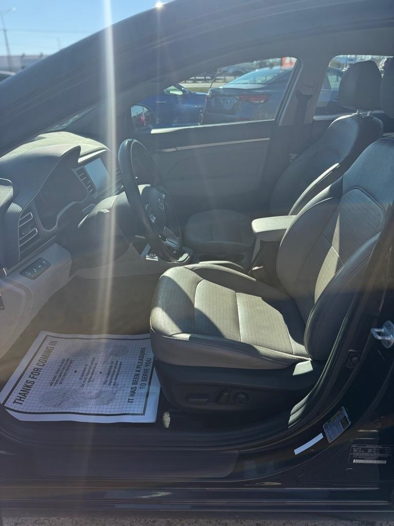 Hyundai Elantra Limited 2019