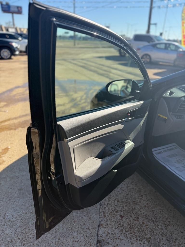 Hyundai Elantra Limited 2019