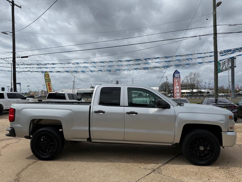 Chevrolet Silverado 1500 2WD Double Cab 143.5" Custom 2017