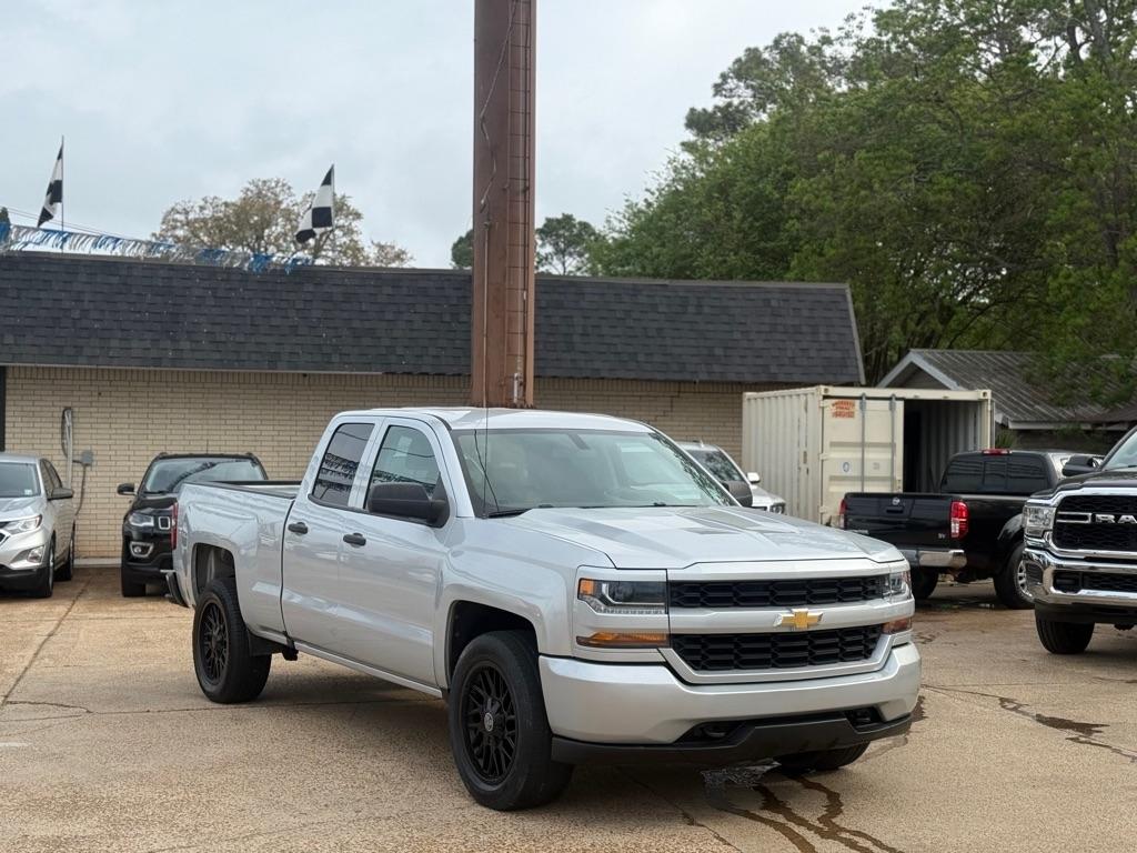 Chevrolet Silverado 1500 2WD Double Cab 143.5" Custom 2017