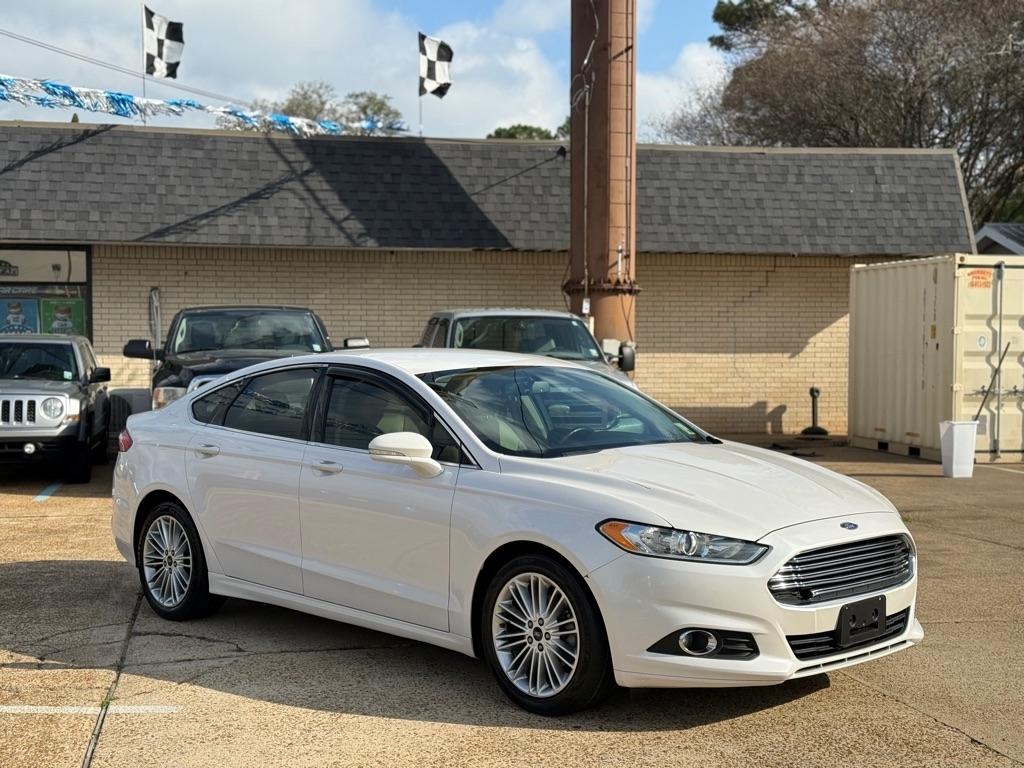 Ford Fusion SE 2016