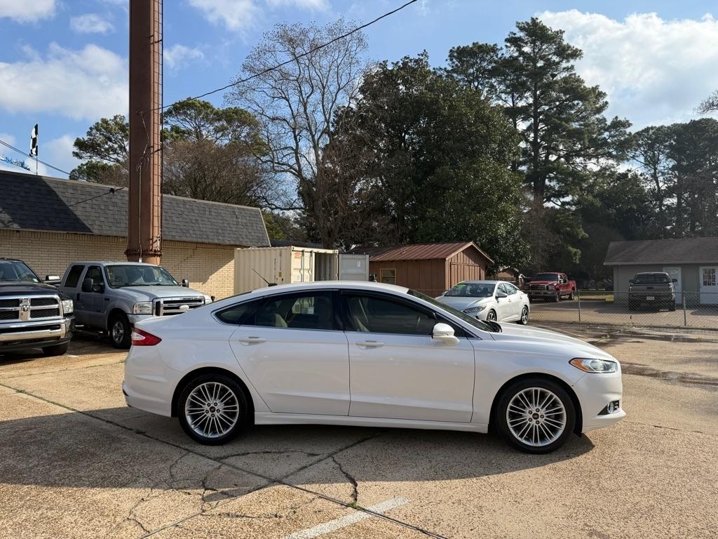 Ford Fusion SE 2016