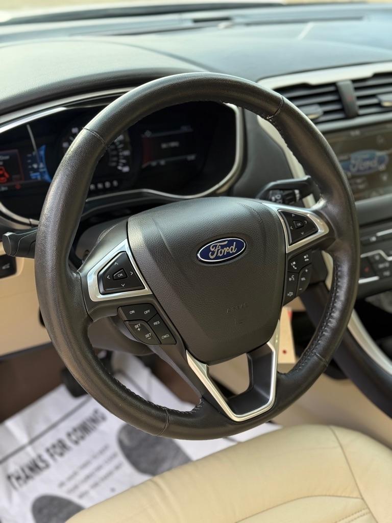 Ford Fusion SE 2016