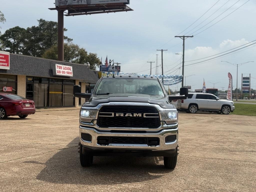 RAM 3500 Tradesman 4x4 Crew Cab 8' Box 2020