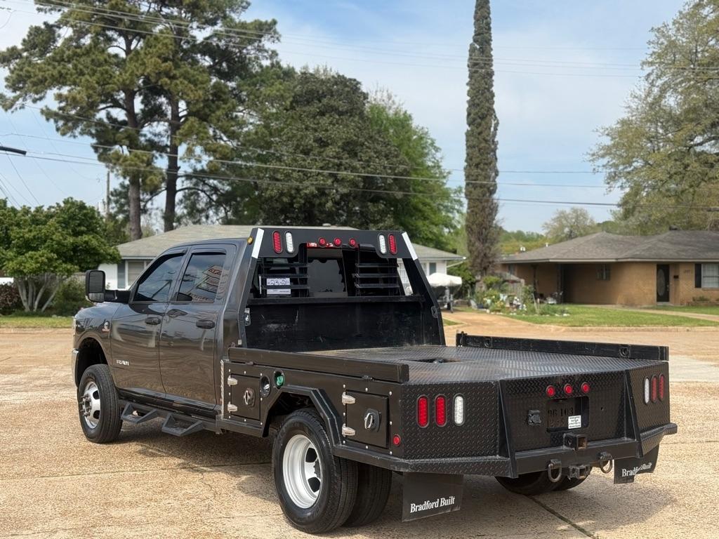 RAM 3500 Tradesman 4x4 Crew Cab 8' Box 2020