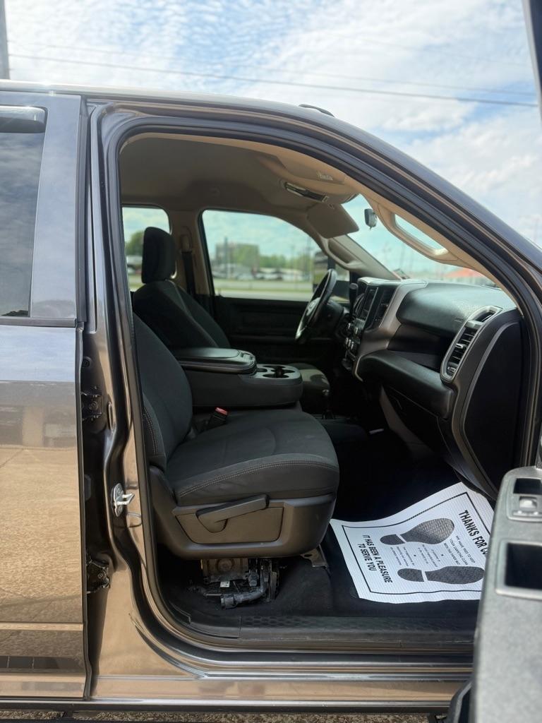 RAM 3500 Tradesman 4x4 Crew Cab 8' Box 2020