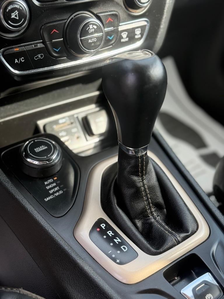 Jeep Cherokee 4WD 4dr Limited 2016