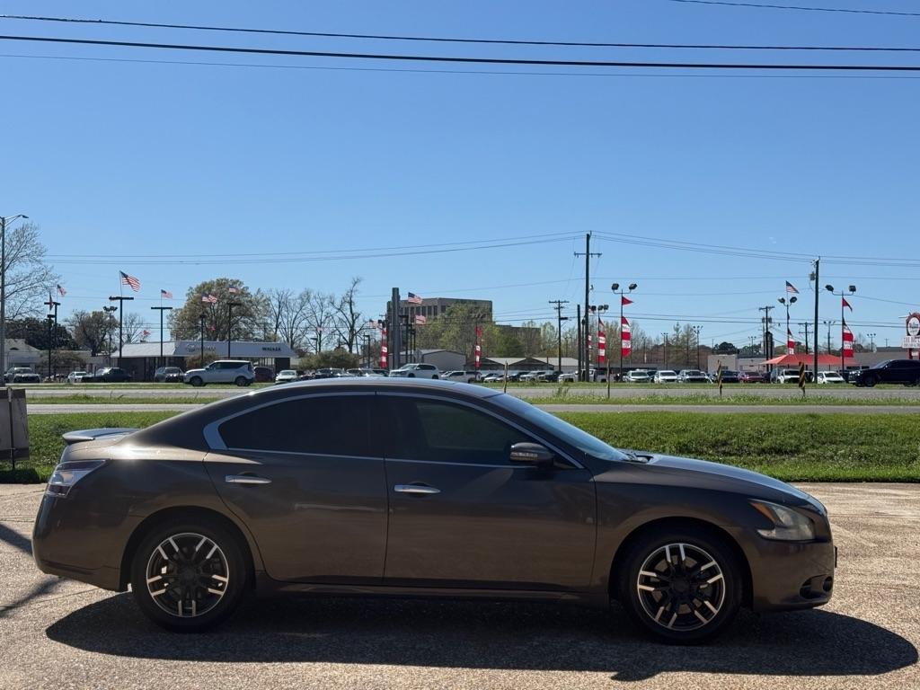 Nissan Maxima S 2013