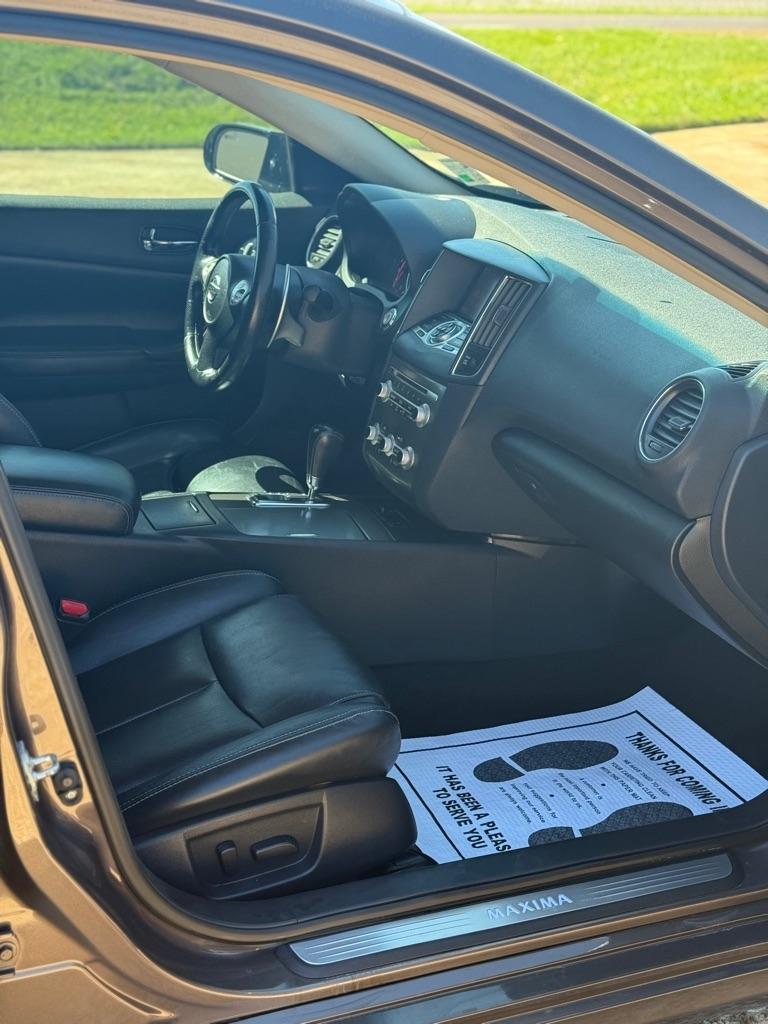 Nissan Maxima S 2013