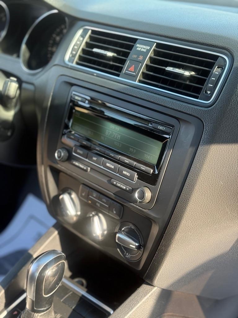 Volkswagen Jetta 4dr Auto 1.8T SE PZEV 2015