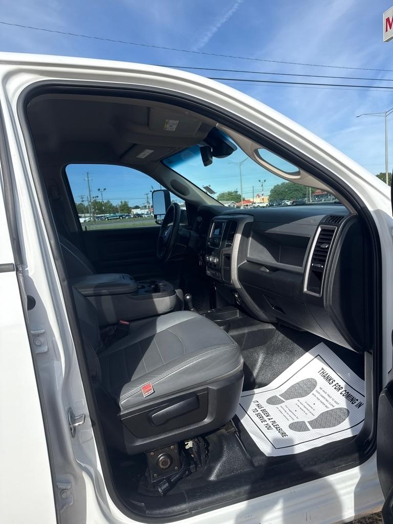 RAM 2500 Tradesman Crew Cab SWB 4WD 2017