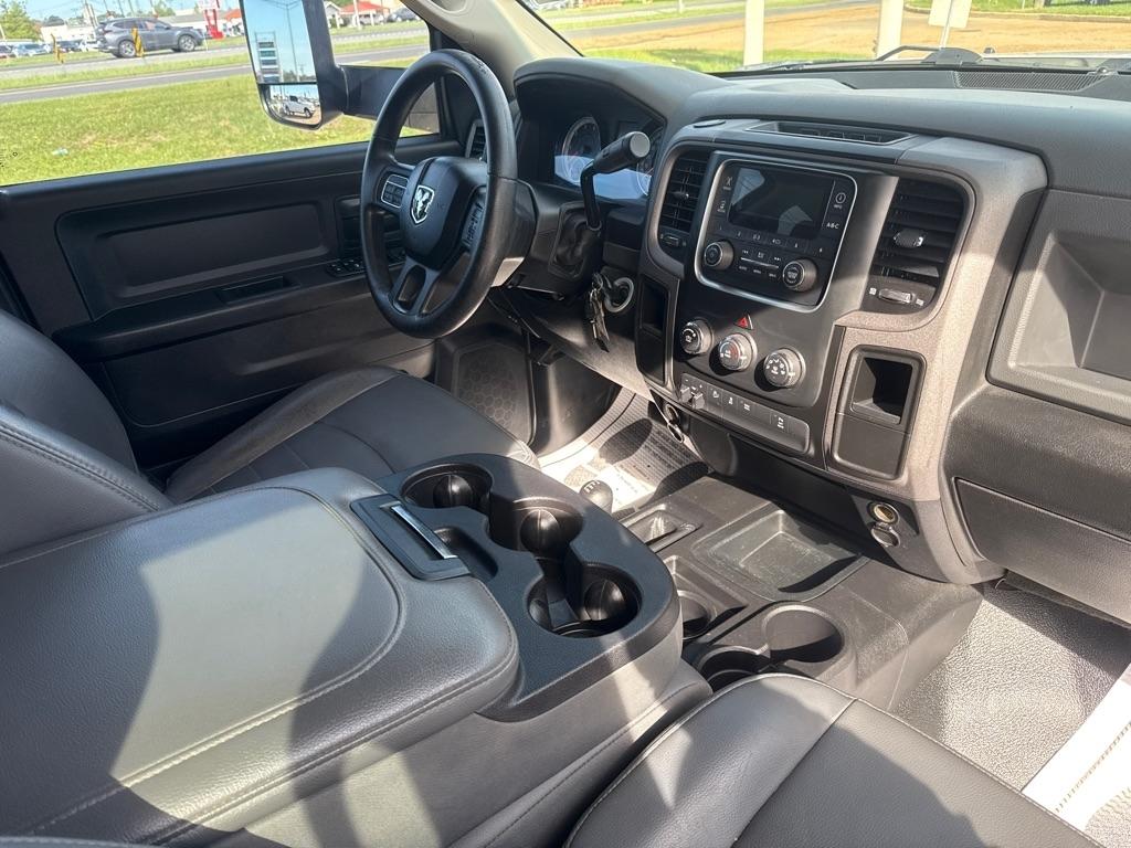 RAM 2500 Tradesman Crew Cab SWB 4WD 2017