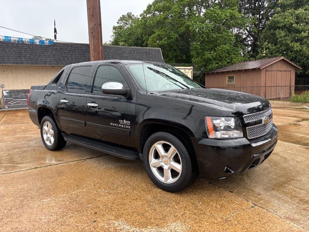Chevrolet Avalanche 2WD Crew Cab LT 2010