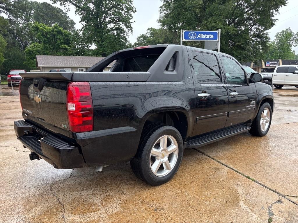 Chevrolet Avalanche 2WD Crew Cab LT 2010