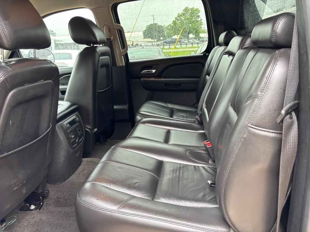 Chevrolet Avalanche 2WD Crew Cab LT 2010