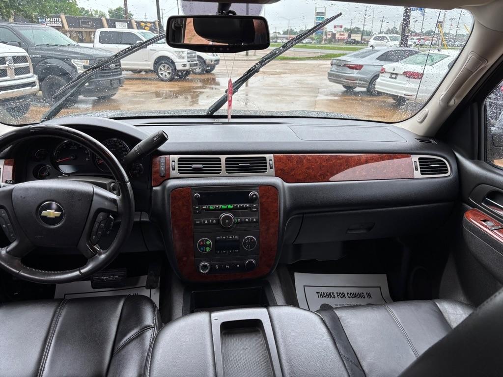 Chevrolet Avalanche 2WD Crew Cab LT 2010