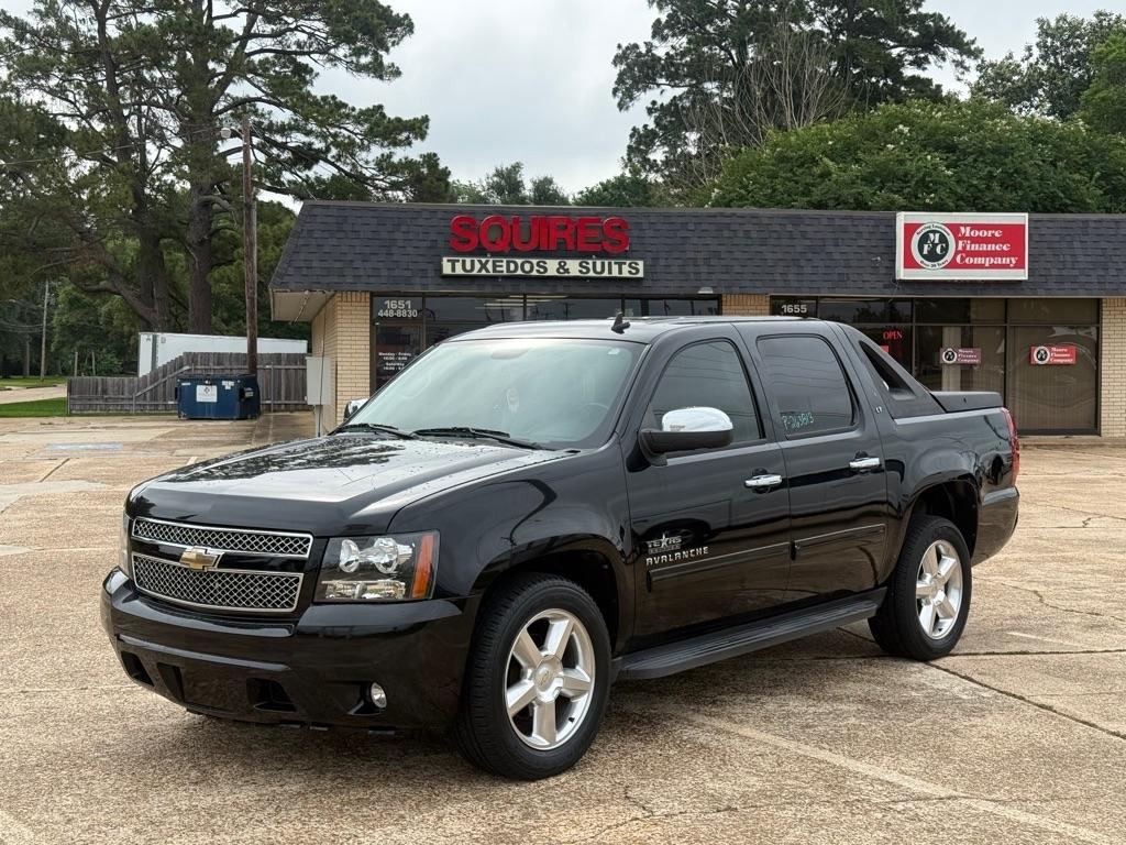Chevrolet Avalanche 2WD Crew Cab LT 2010