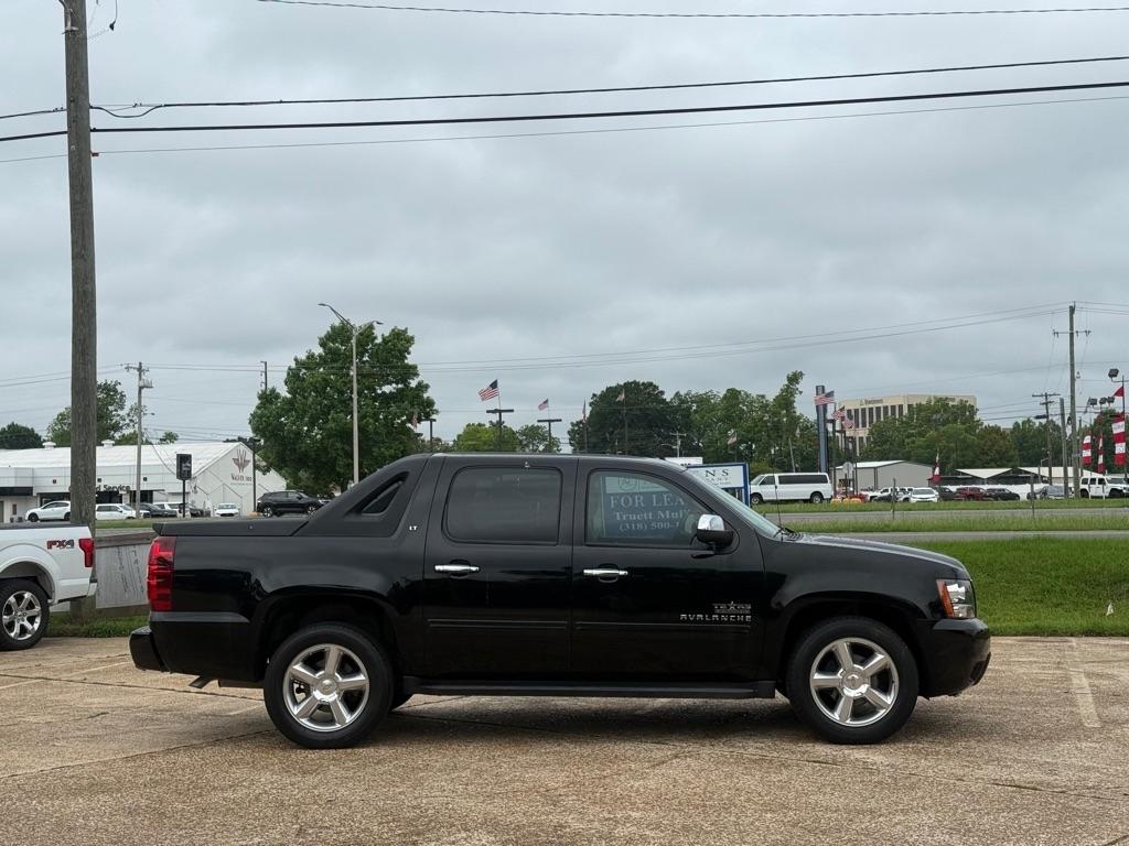 Chevrolet Avalanche 2WD Crew Cab LT 2010