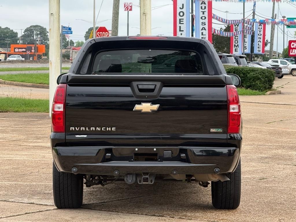 Chevrolet Avalanche 2WD Crew Cab LT 2010