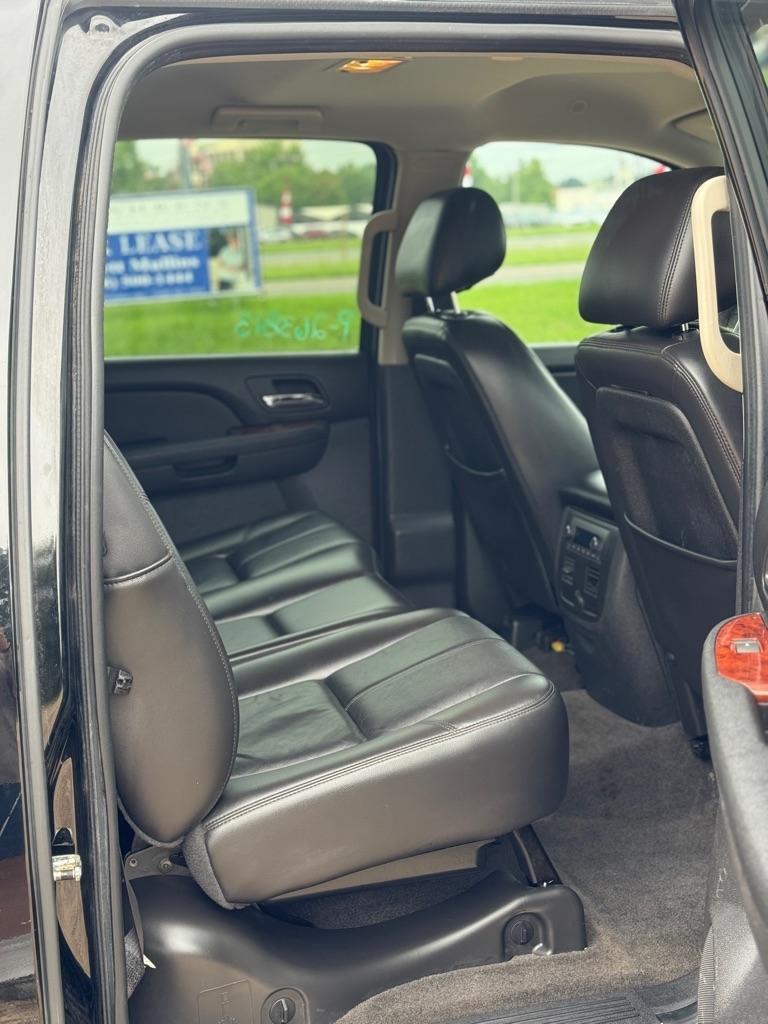 Chevrolet Avalanche 2WD Crew Cab LT 2010