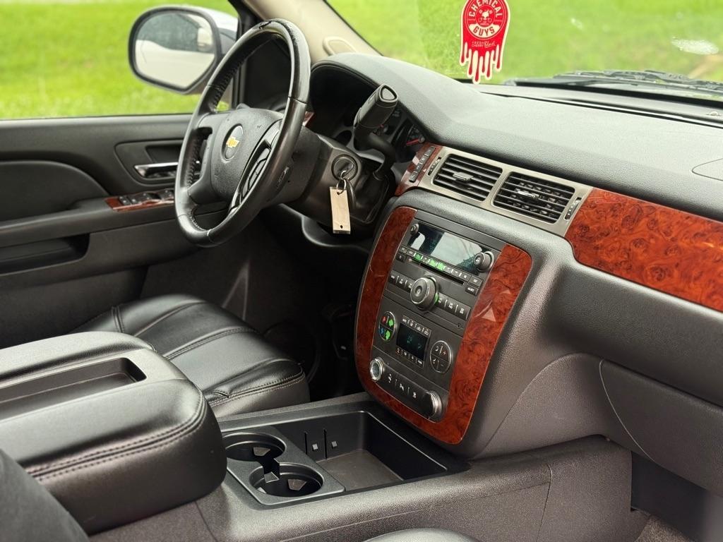 Chevrolet Avalanche 2WD Crew Cab LT 2010