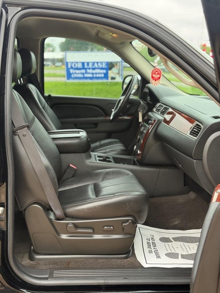 Chevrolet Avalanche 2WD Crew Cab LT 2010