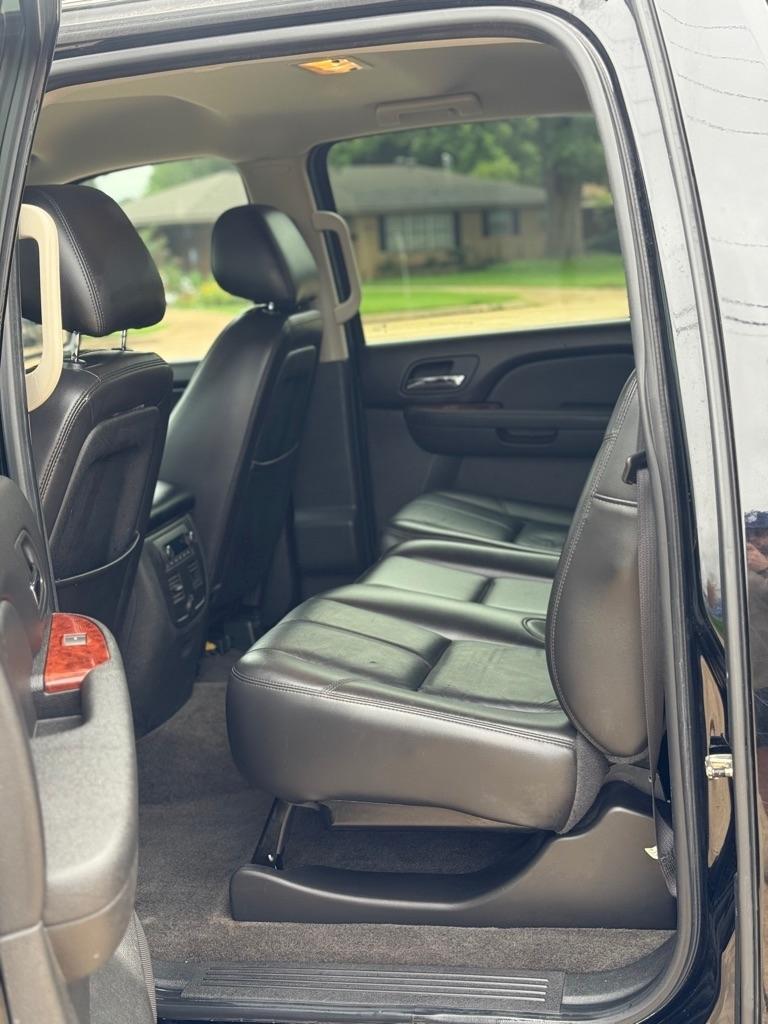 Chevrolet Avalanche 2WD Crew Cab LT 2010