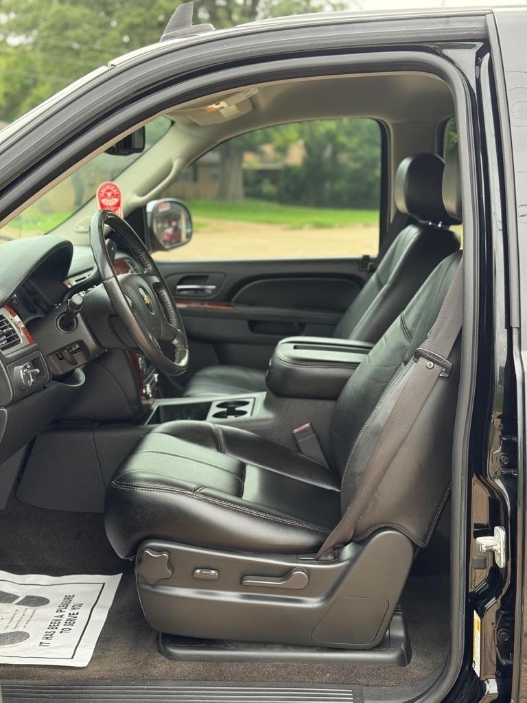 Chevrolet Avalanche 2WD Crew Cab LT 2010
