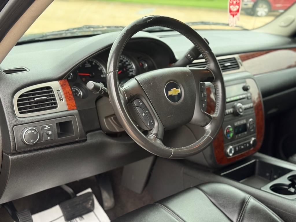Chevrolet Avalanche 2WD Crew Cab LT 2010