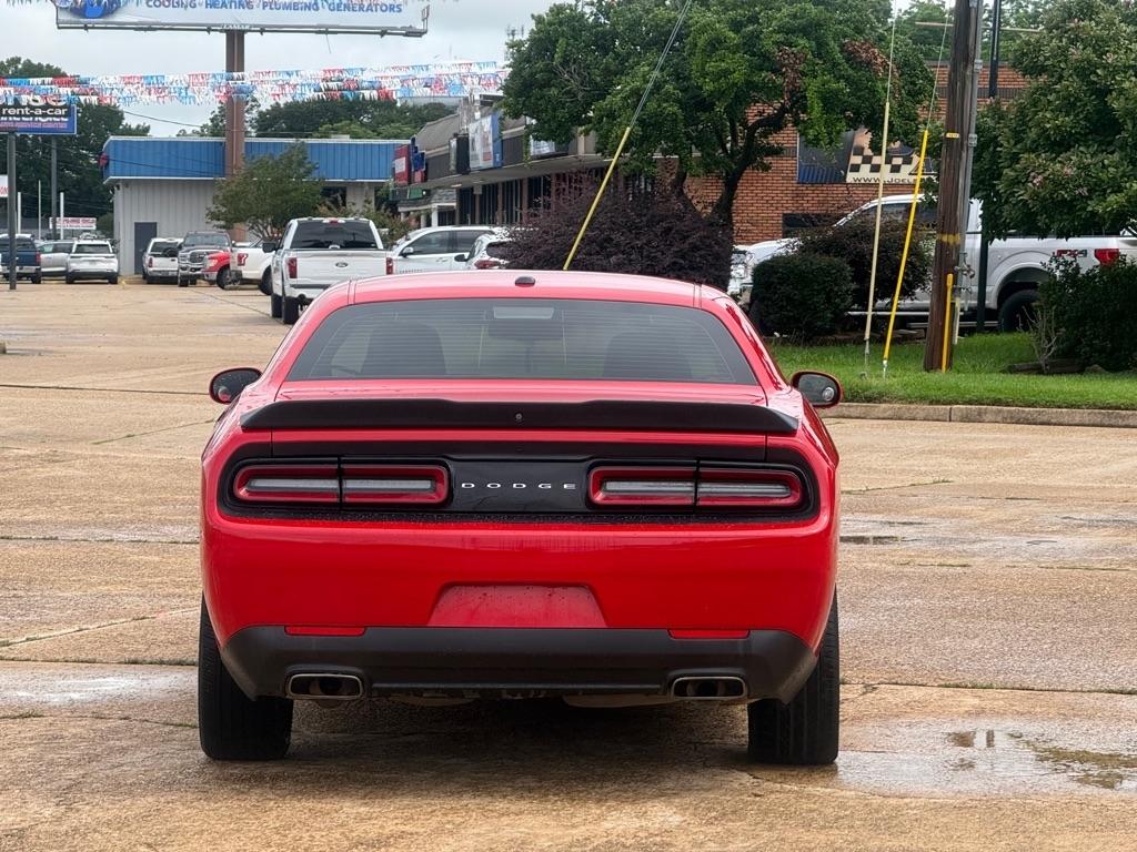 Dodge Challenger SXT RWD 2018