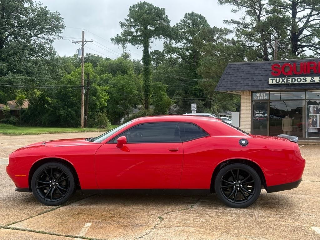 Dodge Challenger SXT RWD 2018