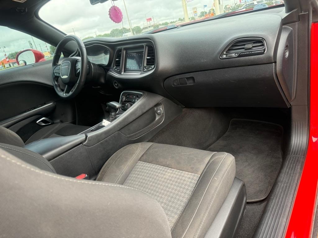 Dodge Challenger SXT RWD 2018
