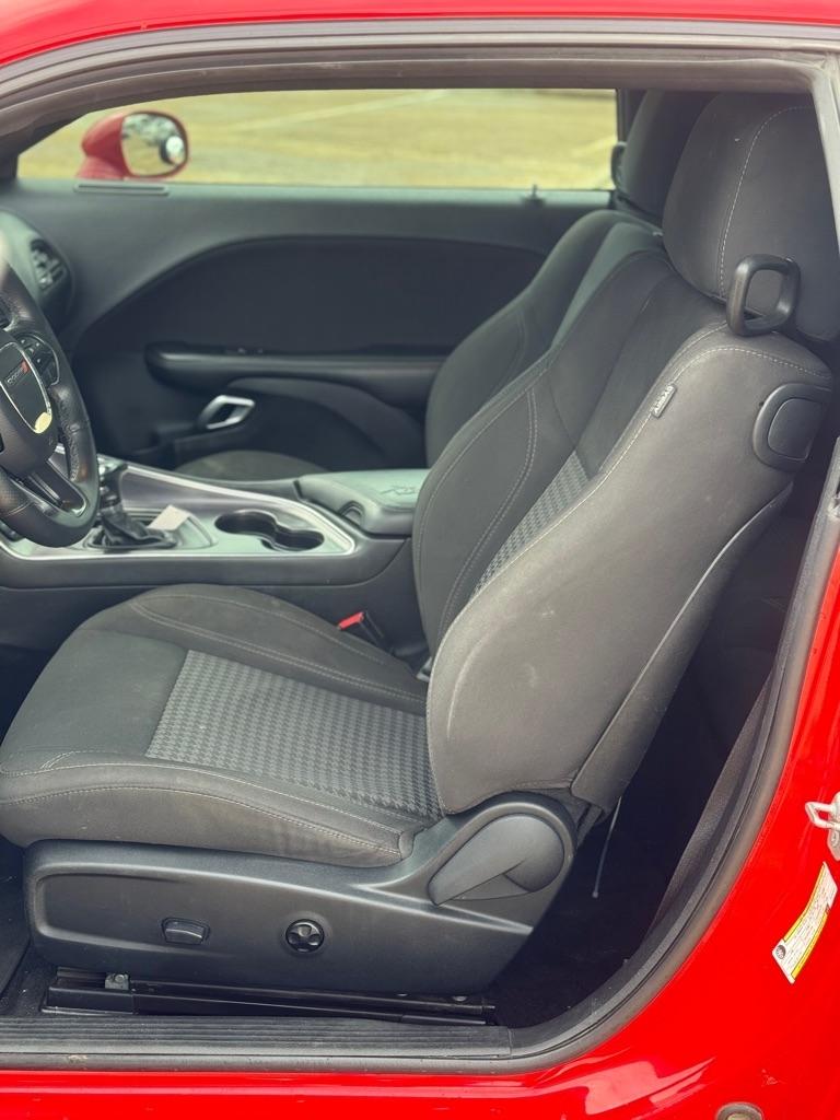 Dodge Challenger SXT RWD 2018