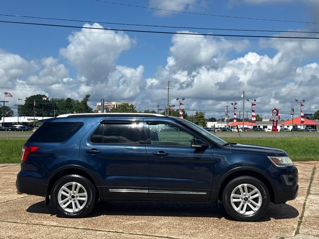 Ford Explorer FWD 4dr XLT 2016