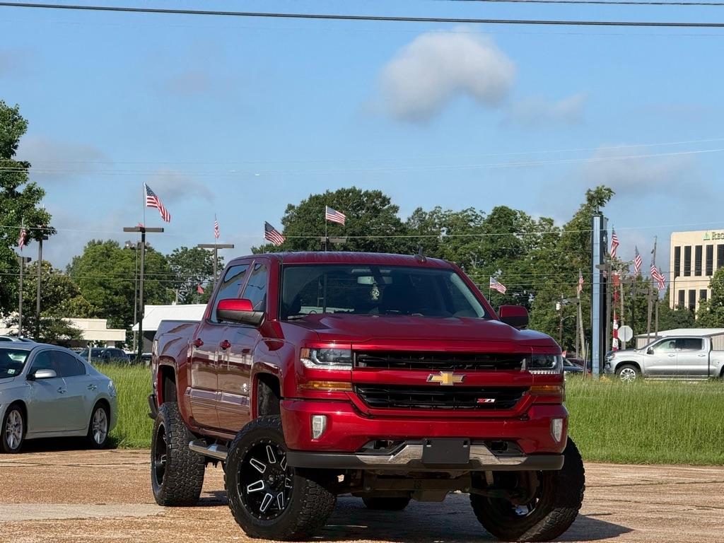 Chevrolet Silverado 1500 4WD Crew Cab 143.5" LT w/2LT 2018