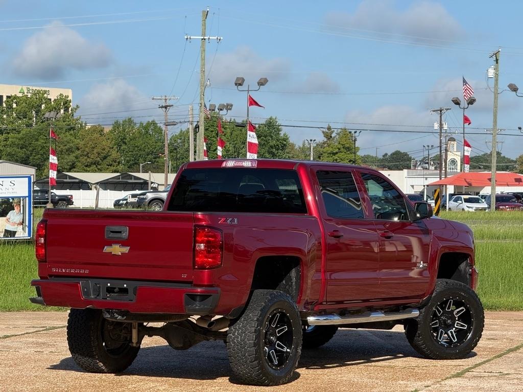 Chevrolet Silverado 1500 4WD Crew Cab 143.5" LT w/2LT 2018