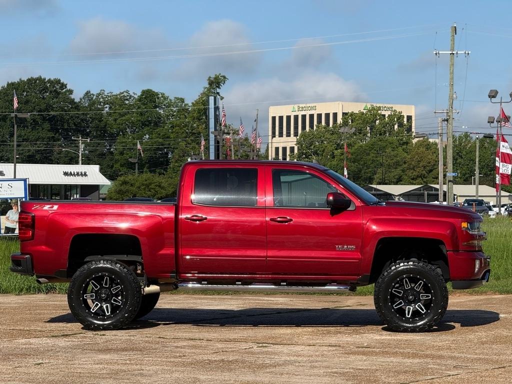Chevrolet Silverado 1500 4WD Crew Cab 143.5" LT w/2LT 2018